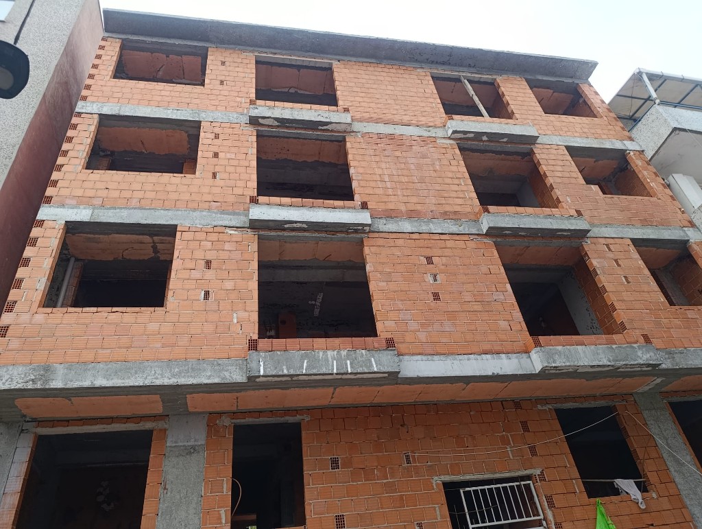 Dış duvarda dekoratif sıva uygulaması yakın görünüm